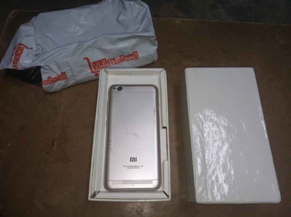 tejabytes's tweet photo. @vlebazaar_in This is regarding my order id: 2216401, I ordered redmi 5a 32gb, 3gb grey color version, they sent me 2gb, 16gb gold color version that too after taking one month, #vlebazaar cheating indians, process my return, give my money back https://t.co/JDeQO9cO0v