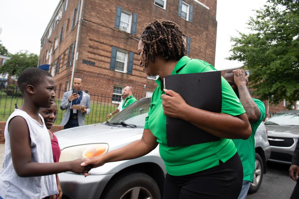 MayorBowser's tweet photo. Community walks are dedicated to evaluating and responding to the needs of our communities.

Yesterday, we brought teams from all across DC Government to do just that for our Carver-Langston neighbors.

Thanks for having us, Ward 5. https://t.co/k1eSz5lTja