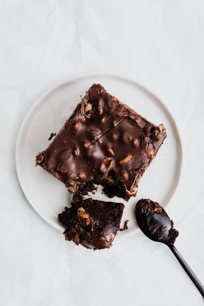studiocarre's tweet photo. :: chocolate lovers, rejoice -- today is #WorldChocolateDay! Indulge in the sweet and romantic pleasure of chocolate to bring a little bit of joy to your day. Tag a friend and share the love! 💕 #sweettooth #dessert #food #desserts https://t.co/SyWpdMtnF6