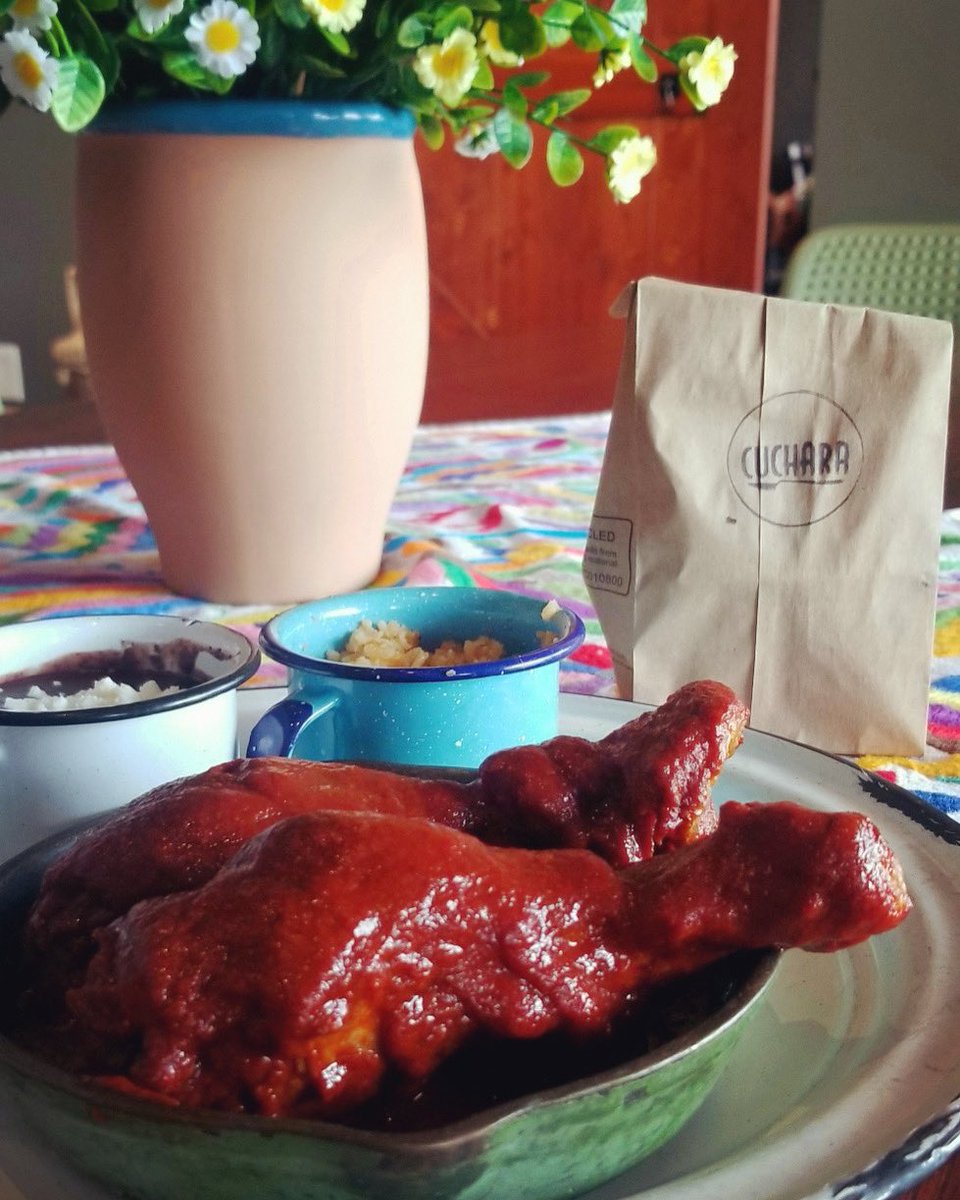 Cucharahouston's tweet photo. Today’s special is chicken cooked in a guajillo pepper salsa with rice, beans and tortillas!
#FreshIngredientsOnly #MomsCookBest #MexicoCityInHouston https://t.co/E4GVDZs8F5