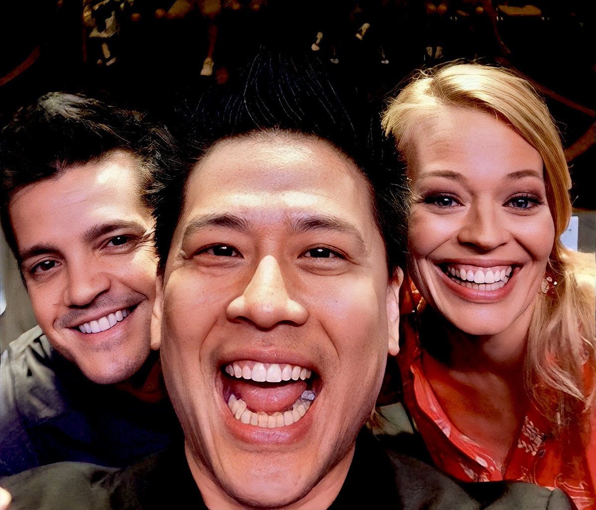 GlojoCuscuhing's tweet photo. Wicked Selfie πJeri Ryan Johnathan Del Arco and Garrett Wang Star Trek π.
#JeriRyan #GarrettWang
#JohnathanDelArco
#StartrekFriends #Selfie https://t.co/S52YJSOJR1