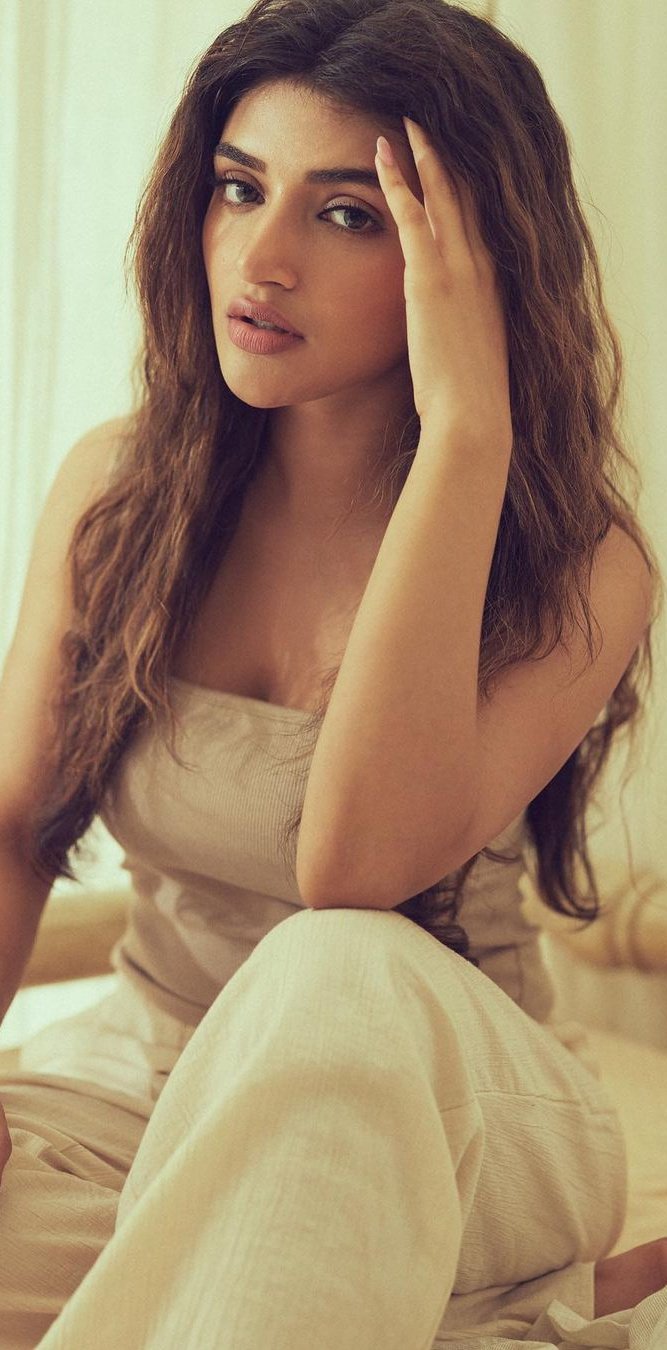 F0ct4FyaIAA-k-t?format=jpg&name=large