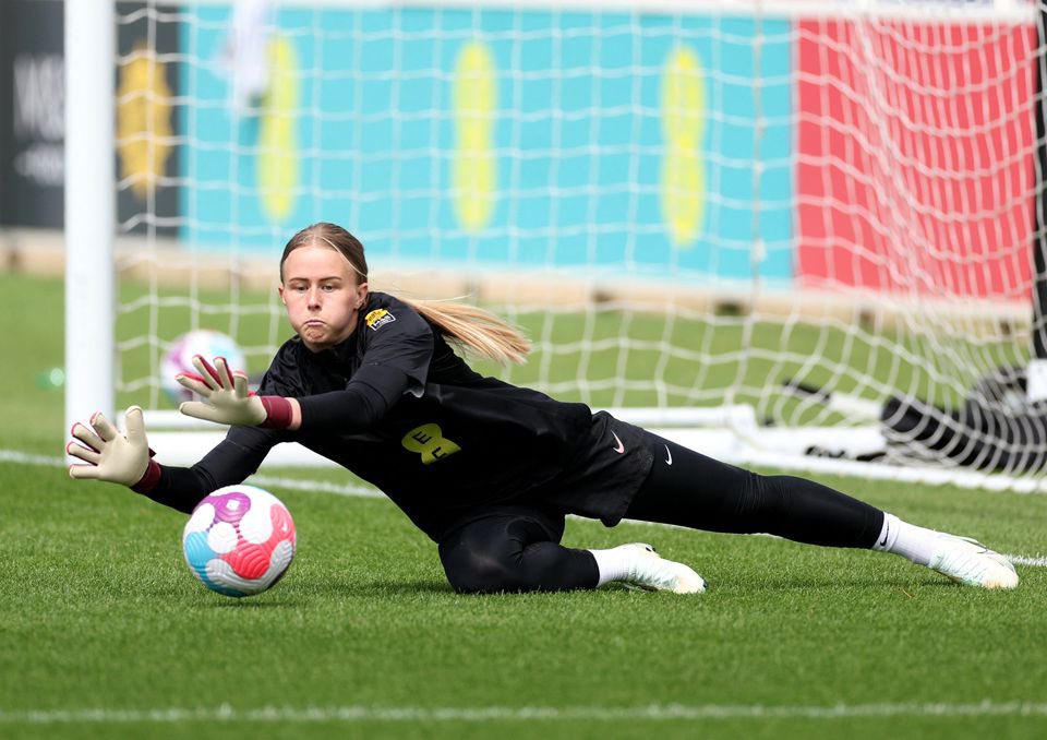AFCLeytonClub's tweet photo. Goalkeeper wanted!!
U11s 7 aside team
Female only!
Great facilities and set up with dedicated GK coaching 
Get involved at AFC Leyton
Email: coaching@afcleyton.Co.uk
Or call Zak +44 7931 233963 https://t.co/LaTi6wnPnt