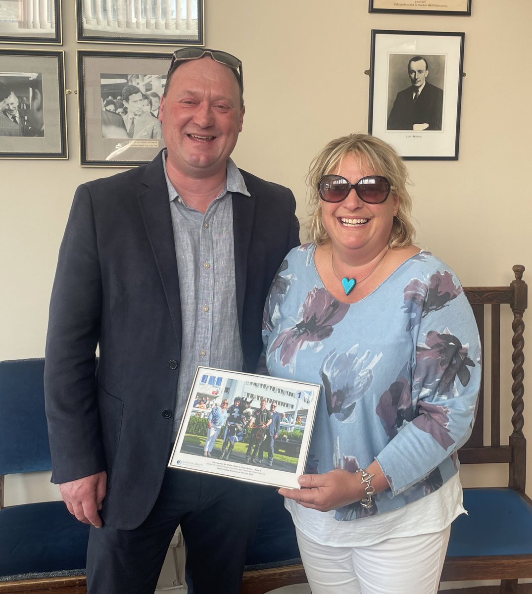 Buzzy Bee tweet media