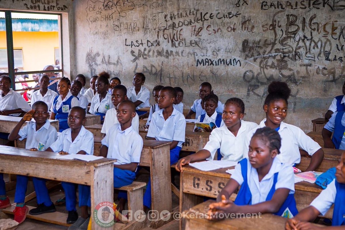 kefasmovement's tweet photo. @GovAgbuKefas unscheduled visit to some primary and secondary schools in his home town, Wukari | K-Move https://t.co/BRGUpixS82