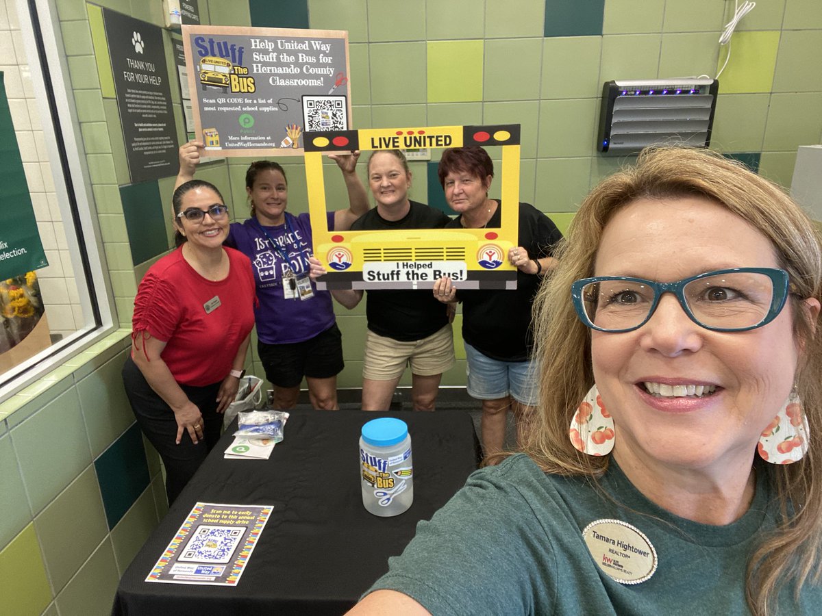 🚌United Way of Hernando County Stuff the bus benefitting <a href="/HernandoSchools/">Hernando Schools</a> 🍎
these amazing teachers from Explorer k-8 Beth &amp; Tammy; Erika, and <a href="/RepGusBilirakis/">Gus Bilirakis</a> Office, Ana! 👀 Help Stuff the bus!! 📓
#community #liveUnited #teachers #livewhereyoulove #serviceaboveself #Hernando