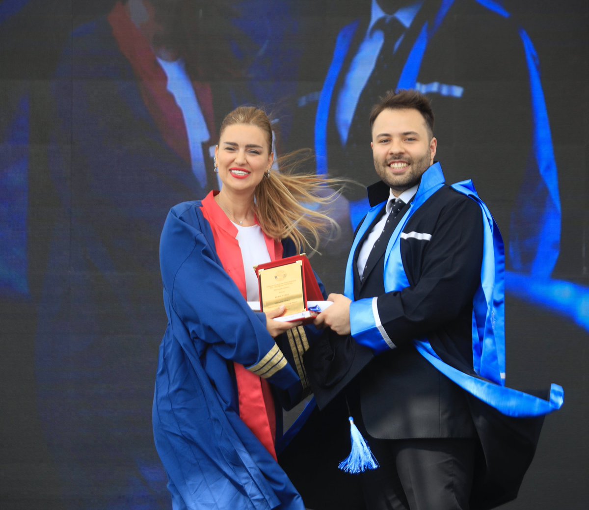 LknurTunc's tweet photo. Çocuklarımızı yuvadan uçurduk ama yuvanın kapıları onlara hep açık…
Yolları açık ve aydınlık olsun. Vatana millete hayırlı olsunlar🇹🇷 
#thkuniv #thküniversitesi #thk https://t.co/HJVQSrE0QW