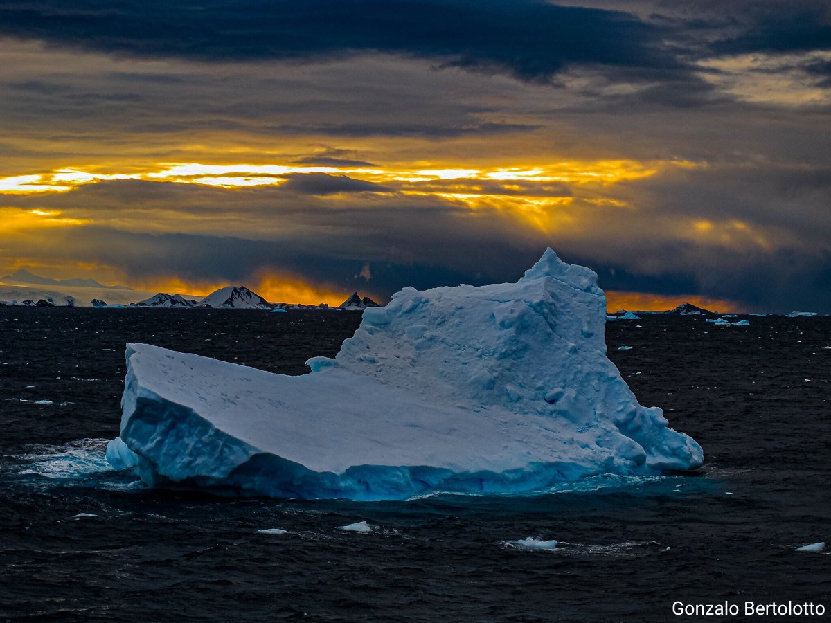 UN's tweet photo. 📣 Calling all photographers!

The annual photo competition for the 2024 @WMO calendar is open for entries until 20 August.

Submit your photos capturing people &amp; communities working on #ClimateAction and illustrating the need to protect our planet. https://t.co/ul8BTpOdZq https://t.co/SygwJ0pjkv