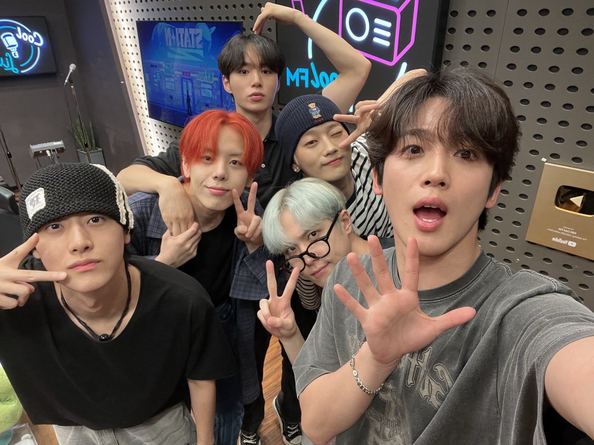 WEi__Official's tweet photo. 말랑말랑 청초한 새벽의 위아이🧚‍♂️
늦은 시간까지 함께해 주셔서 감사드리며, 루아이 잘자요😴

#위아이 #WEi 
#Eternally #질주 #OVERDRIVE https://t.co/vhthnA9KYP