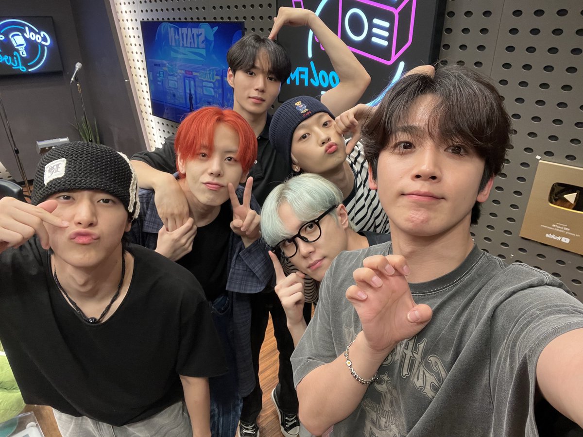 WEi__Official's tweet photo. 말랑말랑 청초한 새벽의 위아이🧚‍♂️
늦은 시간까지 함께해 주셔서 감사드리며, 루아이 잘자요😴

#위아이 #WEi 
#Eternally #질주 #OVERDRIVE https://t.co/vhthnA9KYP