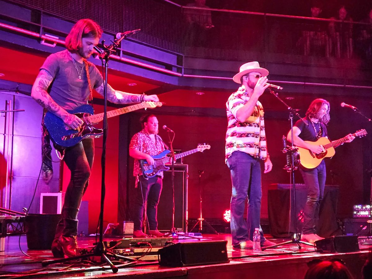 neil_coates's tweet photo. Great night watching @DrakeWhite at @Sage_Gateshead 2 weeks ago. 🤠 #drakewhite #mixemwithwhiskey https://t.co/CWHnZmbTD3