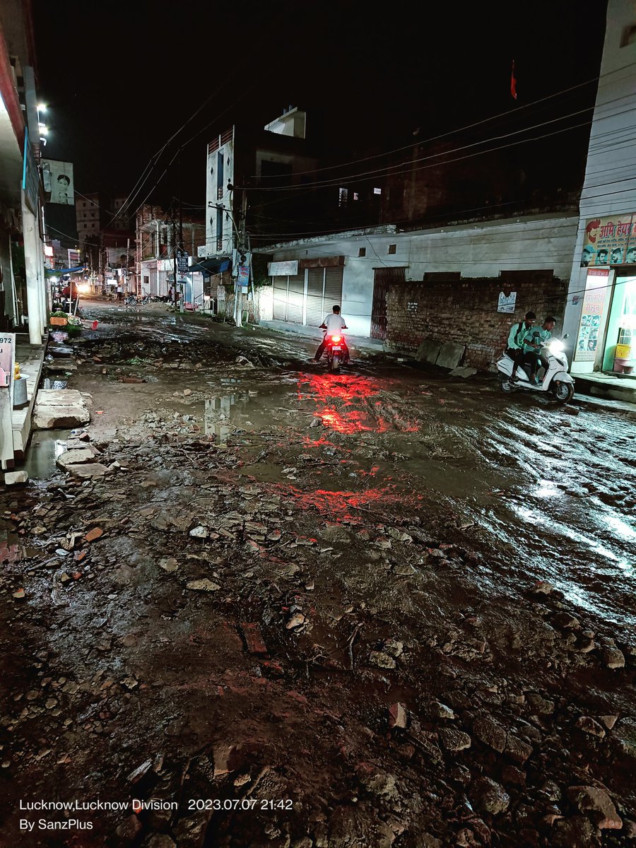 srrsanjeev's tweet photo. @nagarnigamlko @LMC_Lucknow @myogiadityanath @CMOfficeUP @mp_kaushal @SwachhBharatGov @myyogioffice @PMOIndia @AdminLKO @sushmabjplko 
Road Name- Charan Bhatta Road.
Very very bad condition of the road. 
Please look on a priority basis 🙏 https://t.co/lGKxGXOFWG