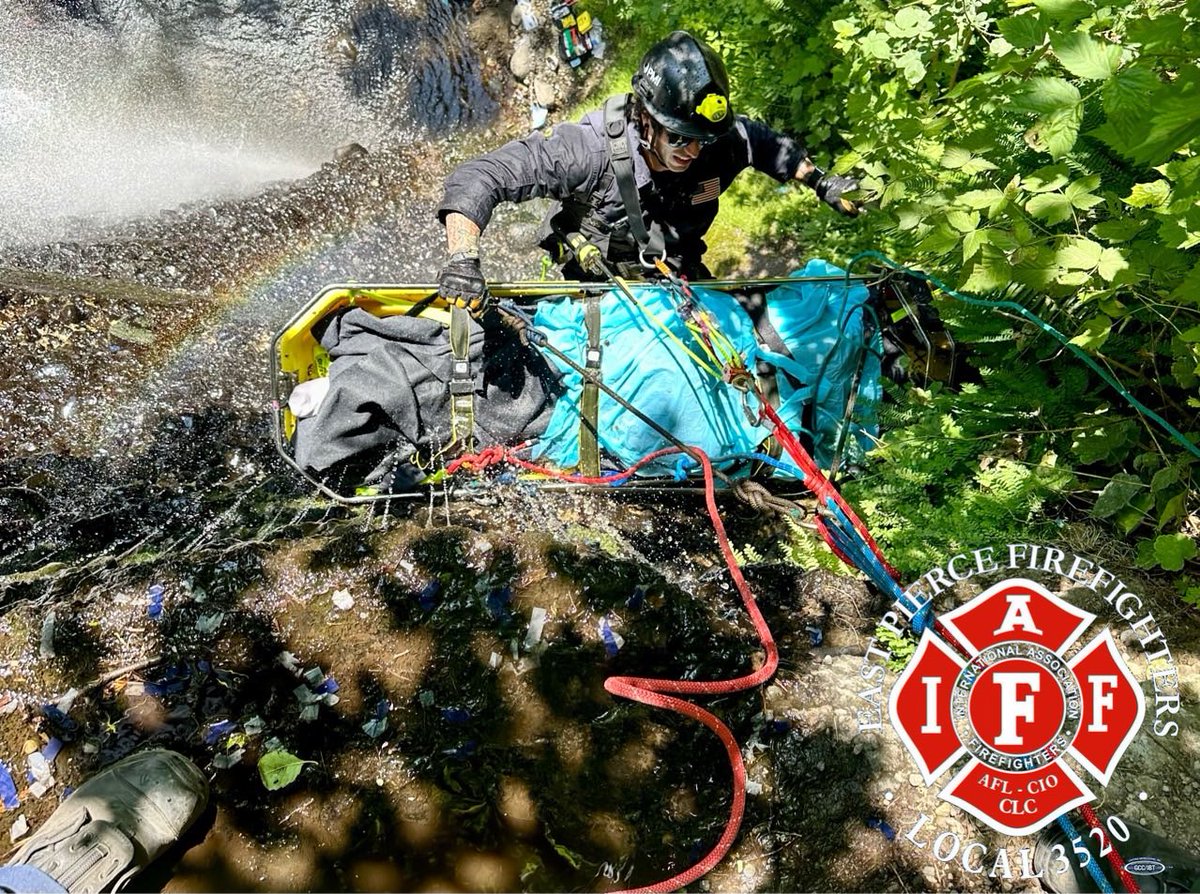 EastPierceFFs's tweet image. Firefighter/ Paramedic Smith with the rope rescue grab yesterday at Victor Falls in #BonneyLake. Our Tech Rescue Team as well as other Pierce County departments assisted with getting the patient back to the top of the falls after falling off the cliff side. 

#TechRescue