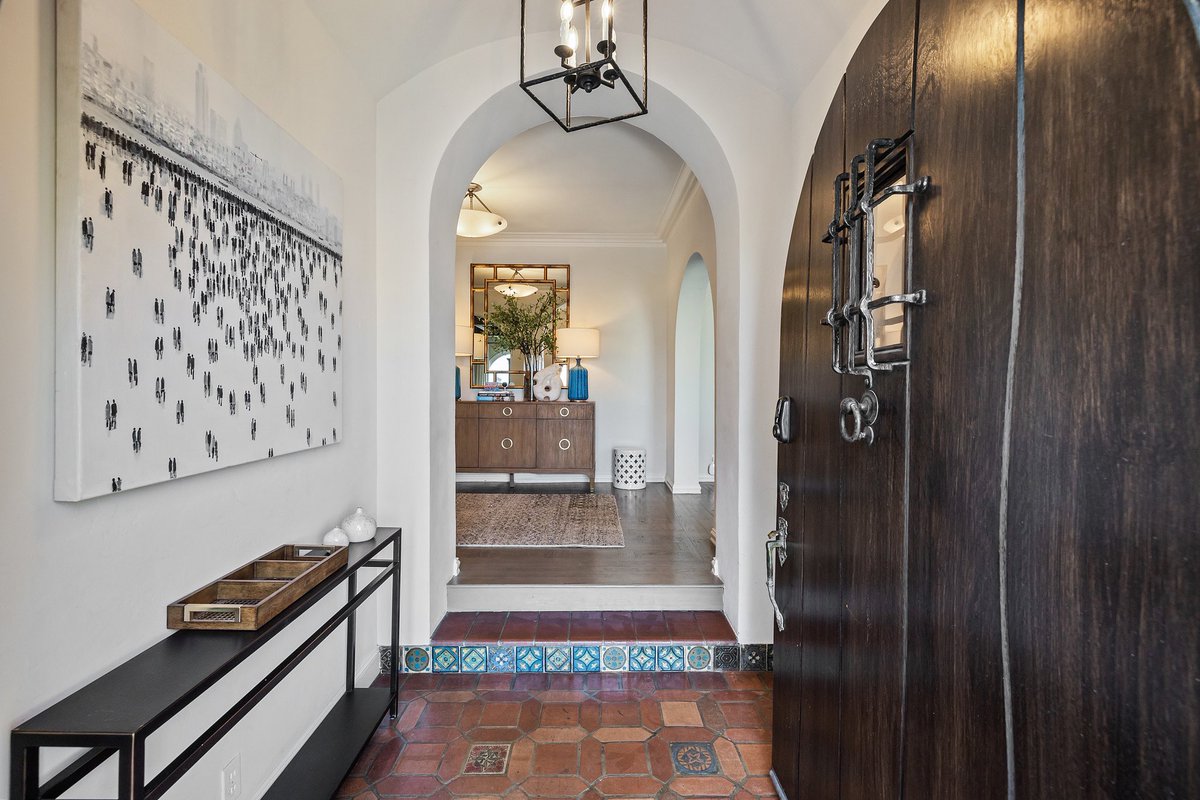 ToboniandCo's tweet photo. JUST LISTED! Gorgeous Home on Marina Boulevard with superb renovation. Visit https://t.co/MZKoKAadCv for more information! #Compass #TheToboniTeam #SFRealEstate #MarinaDistrict #GoldenGateBridge #SellerRepresented https://t.co/OmmjFJxcnk