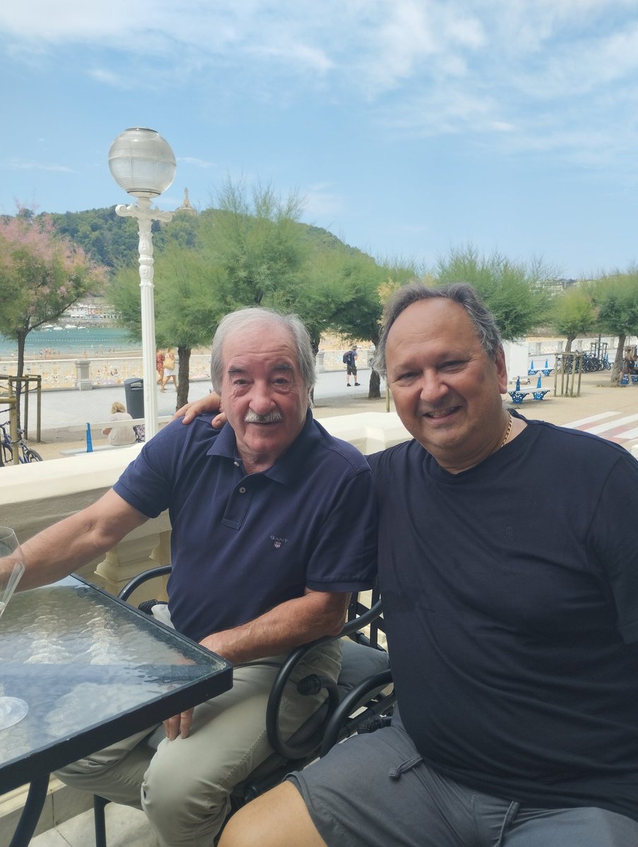 Con un mito de nuestra querida Donosti gastronómica ALICIO del Ibai
Un grande entre los grandes. Volveremos como Mac Artur