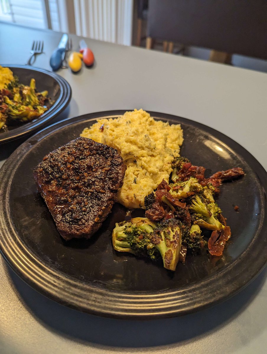 ttvnewports1972's tweet image. 03/07/2023

Fillet, Polenta and some sautéed broccoli.
#whatsonthemenu #food #Cooking #Chef #streamer #twitchstreamer #streamersconnect #smalltimestreamer #FolloMe