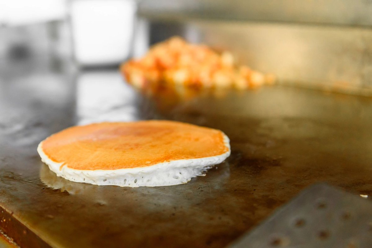 PancakeHouseNC's tweet image. Looking for a way to make your pancakes extra fluffy? Try adding seltzer water to the batter! It's a secret ingredient used by many professional chefs. Let us know how it goes! #OriginalPancakeHouseSouthPark #PancakeTips #FluffyPancakes