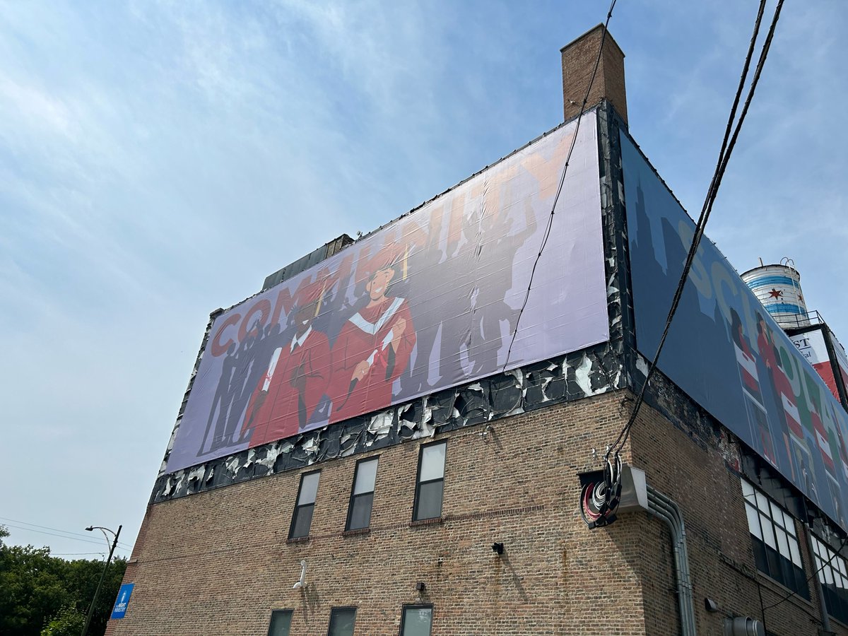 bigshoulderschi's tweet photo. In partnership with @Wintrust, Big Shoulders Fund is the featured organization on the Wintrust Mural Building off of I-90/I-94! We invite you to share your photos &amp; videos of the mural and tell us how access to education has shaped your story. #BigShouldersMural! https://t.co/yjCfH06JCv
