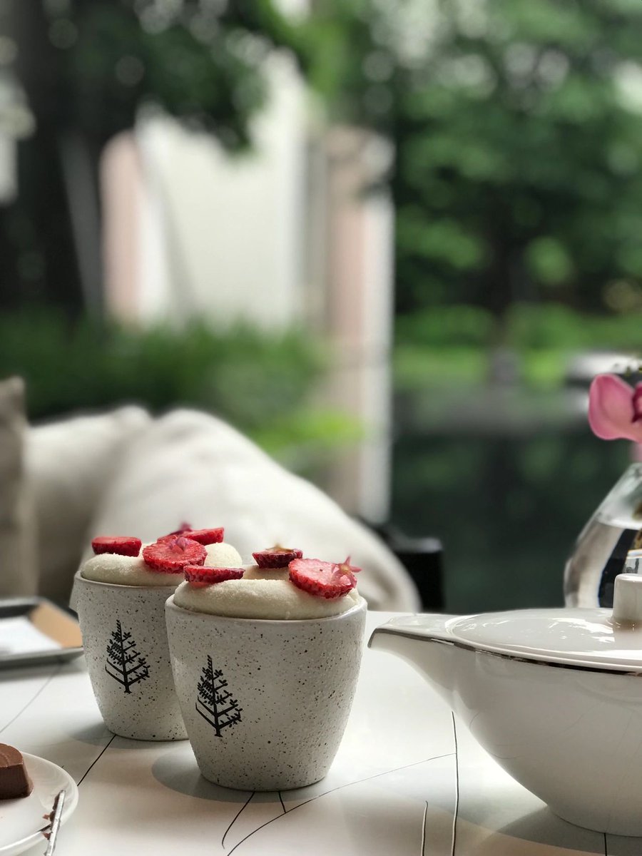 asd1478087's tweet photo. Afternoon tea with both appearance and taste.😘 https://t.co/7stoVtiq5X