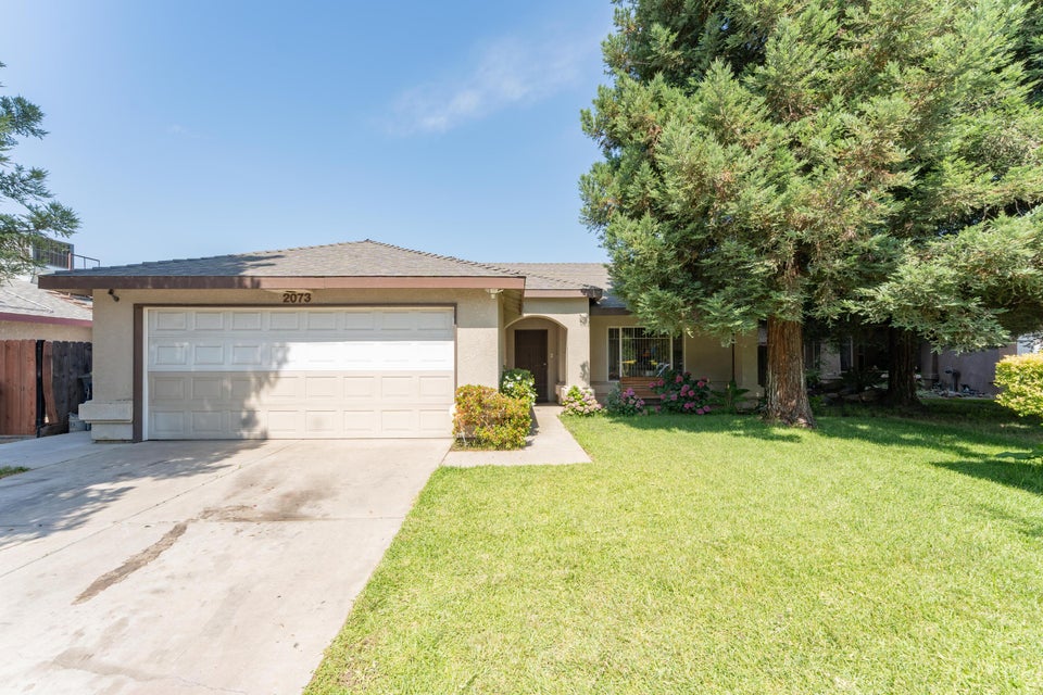 RobertCasarezJr's tweet photo. Charming 3 BD/ 2 BA in Farmersville has a lot to offer. Call/text/DM me for info.  https://t.co/K1loNlifyf https://t.co/SwRoC3xnvk