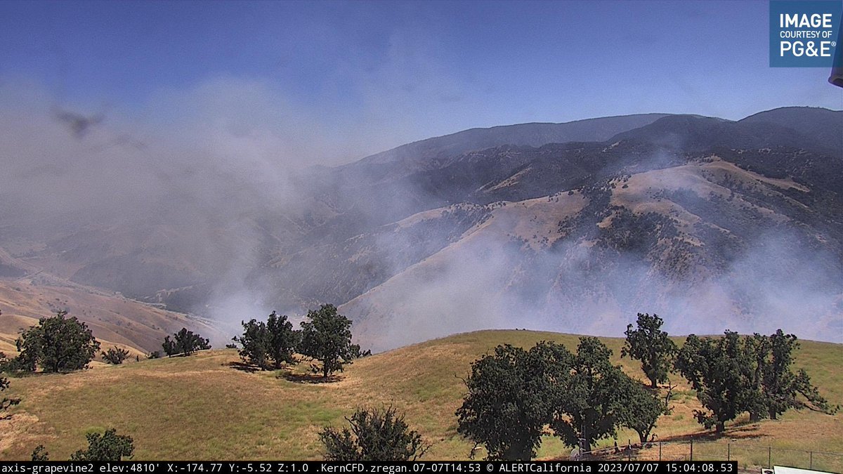 DanielFireTruck's tweet image. #DistrictFire The Fire is 350 acres, Moderate ROS now.
Activity died down for now.