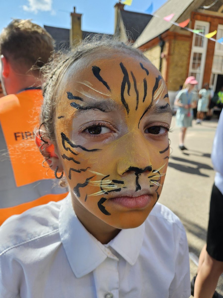 HPAPPeckhamPark's tweet photo. #hpapp&hfsp summer fayre: face painting is always very popular https://t.co/bXm8mo7vhy