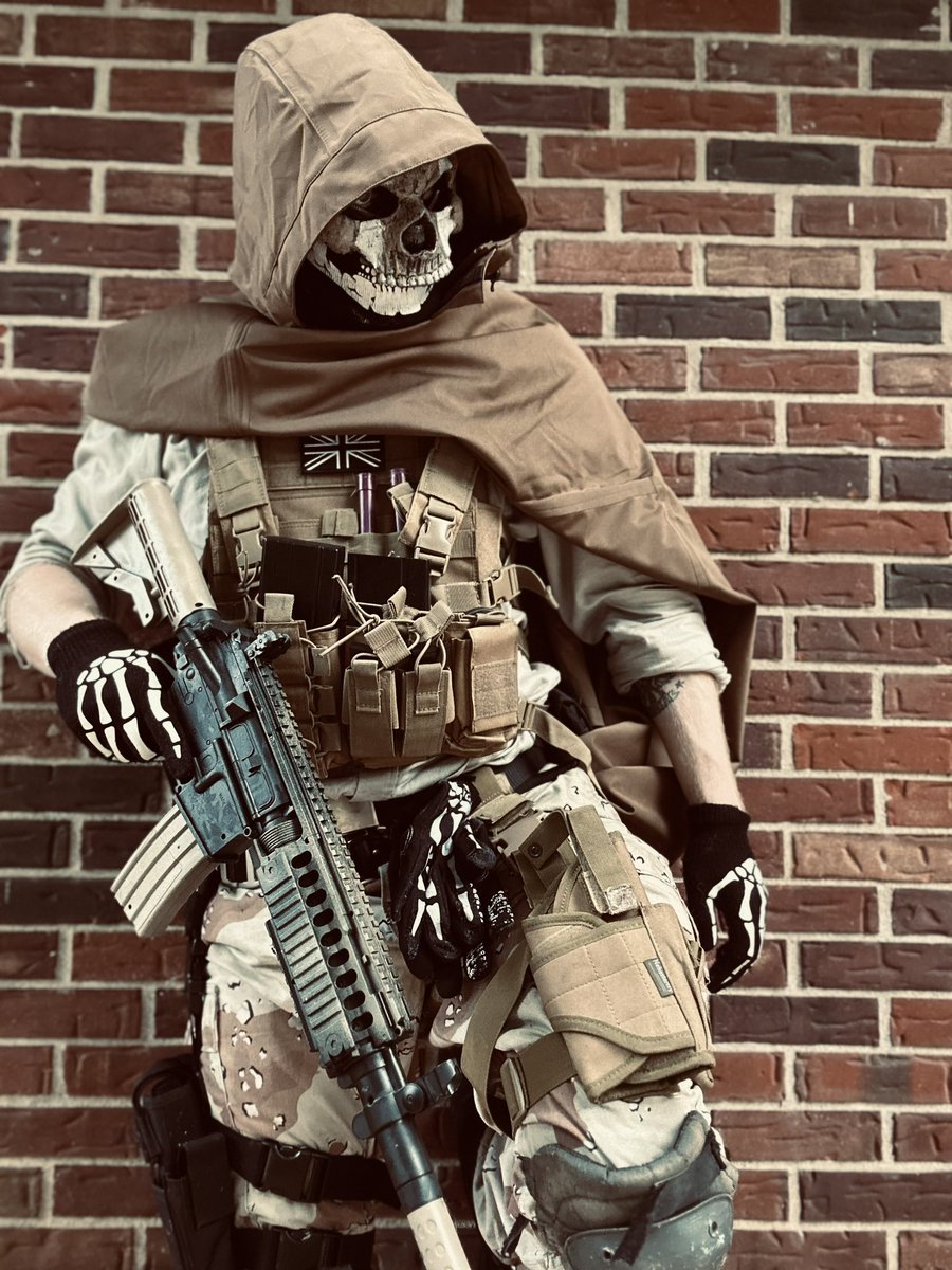 BuddyTrow's tweet photo. #callofdutymodernwarfare #callofdutywarzone #codcosplay #ghost #cod #ghostcosplay #simonriley #simonrileyghost #mw2 #simonrileycosplay #mw2 #ghostteam #desertcamo https://t.co/hUIiO44t5B