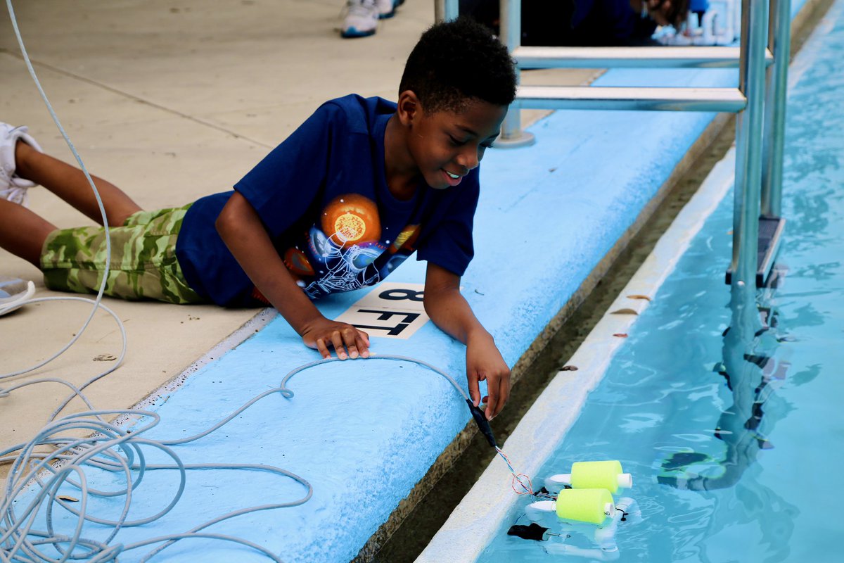 SAParksandRec's tweet photo. Our #SummerYouthProgram is going strong and running smooth. πͺ A BIG part of this successful program is our SeaPerch Robotics Program! π SeaPerch is an underwater Robotics program that is designed to help teach students to build underwater Remotely Operated Vehicles (ROV). π¦Ύ https://t.co/v4MXtnl7Xx