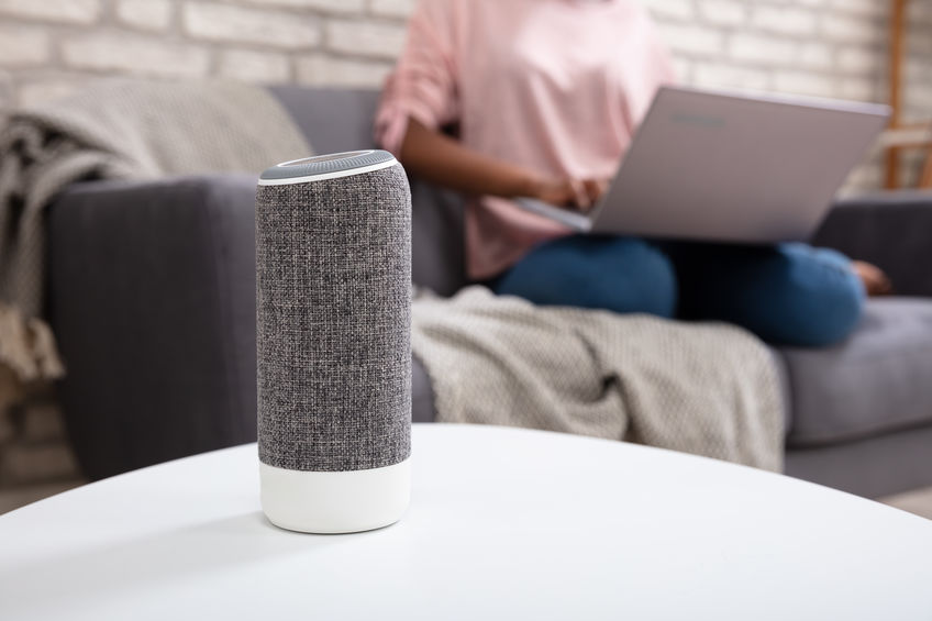 olsonshifi's tweet photo. More than half of families put their smart speaker in the living room, family room, or den, followed by the kitchen and bedroom. #technology https://t.co/rTzEtygqtM
