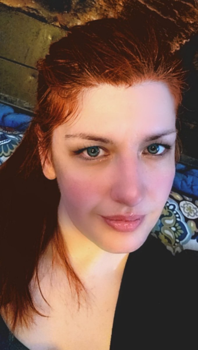 DaBoSSSSLady's tweet photo. I miss you guys! What's everyone doing? Who's playing what? #missyou #bossssfam #deadlanddiscord #TwitchStreamers #Destiny2 https://t.co/1HrlD8ugvd