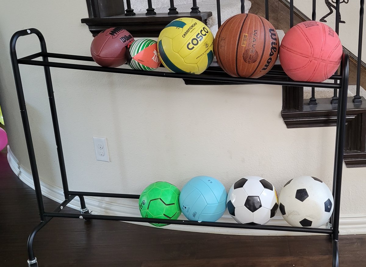 Check out this video on a ball storage solution.
Buy on amazon!

youtube.com/watch?v=EY8k8n…