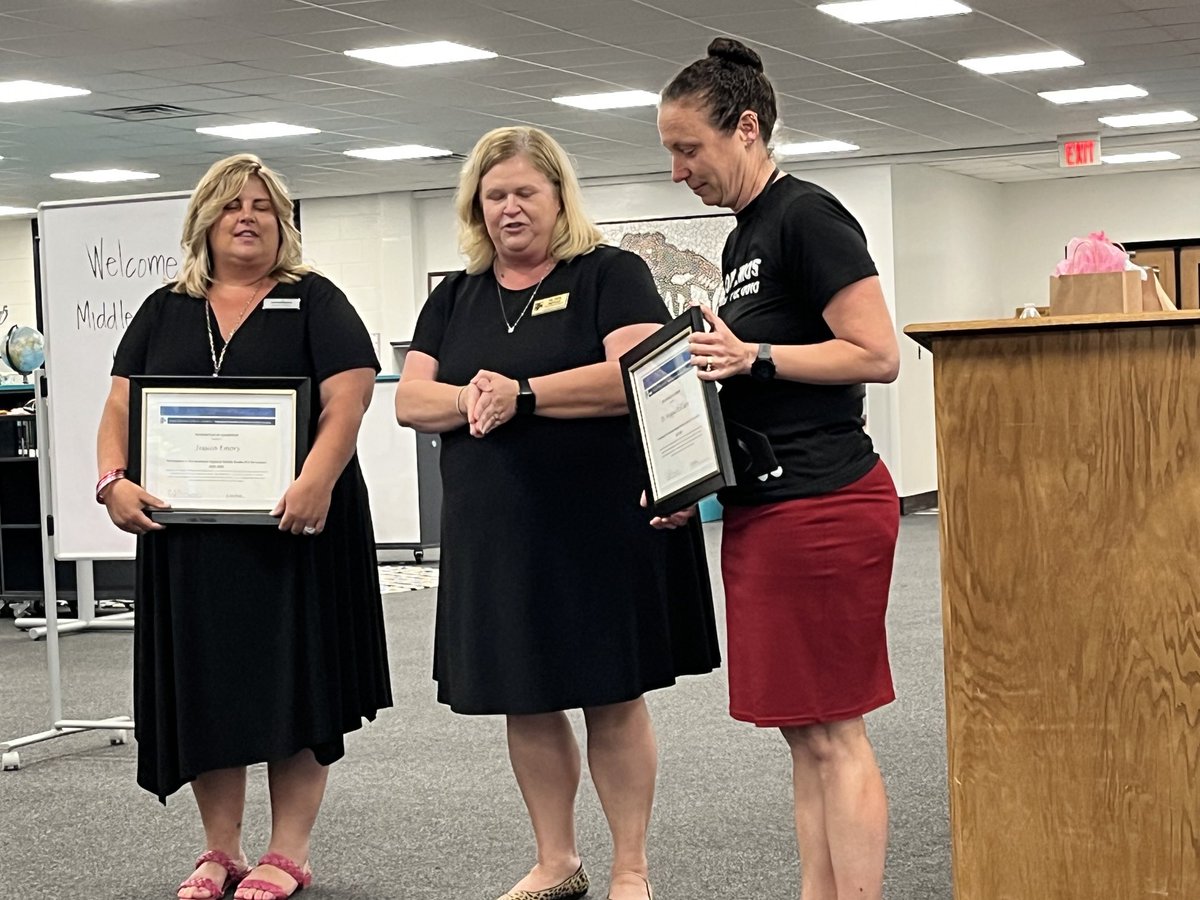 Kelley Warren tweet media