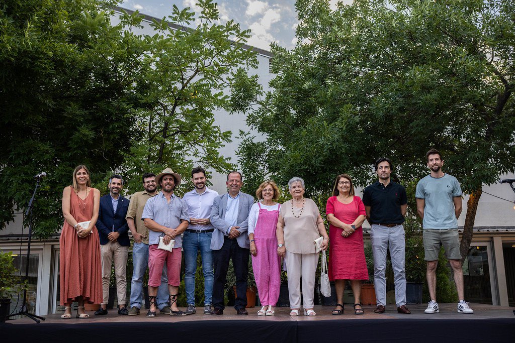bernatpicornell's tweet photo. Avui hem donat el tret de sortida a la Festa Major de Mira-sol! Cap de setmana pleníssim d’activitats i pregó merescut a càrrec del mercat de pagès del barri. Felicitats i visca la Festa Major! #SantCugat https://t.co/59iy0F2Mkz