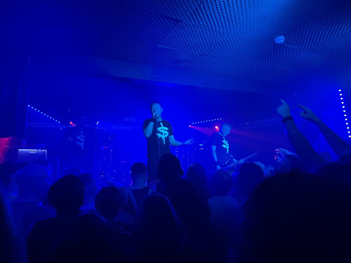 electric_thom's tweet photo. Hot as hell @exchangebristol with @Pitchshifter https://t.co/alcamf24D1
