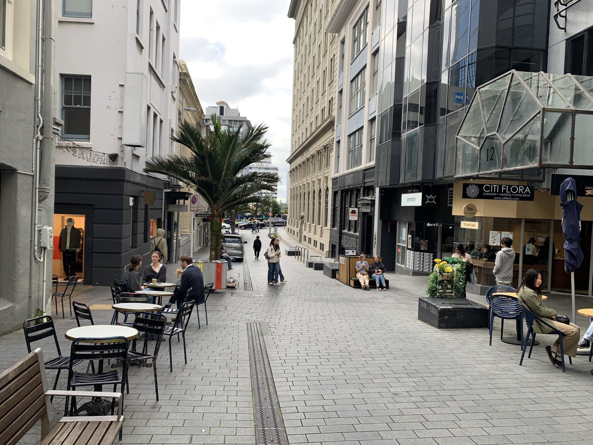 kentslundberg's tweet photo. The O’Connell St upgrade required a public campaign to remove the kerbs and parking. 6+ months of construction would have been a pain. Retailers have come and gone but the vacancy rates are always low. Before/after. https://t.co/WaYNtBYcOK
