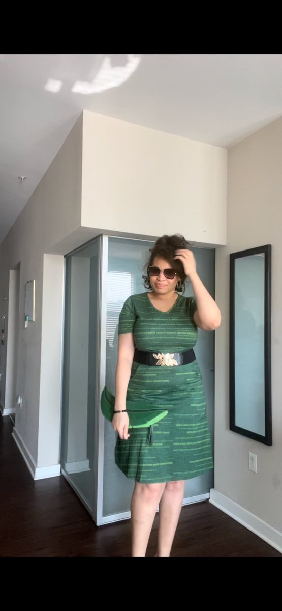 SvahaUSA's tweet photo. This is the Binary Rosalind Dress styled with the Golden Leaves Belt and Malachite Stainless Steel Hoop Earrings. How would you style your Svaha?
#Svaha #SvahaUSA #dresseswithpockets #dresdup #dressdown #STEAM #steamclothing #accesories #dresswithme https://t.co/Z0hUeJ9Qd3