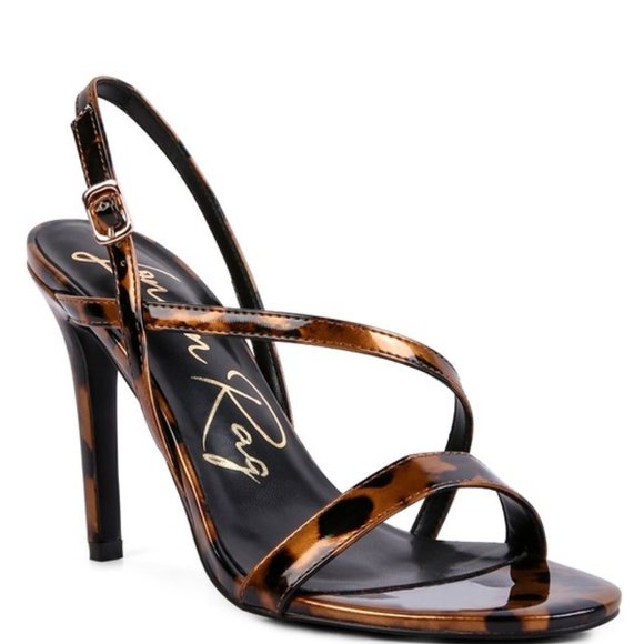 5MamaK's tweet photo. So good I had to share! Check out all the items I'm loving on @Poshmarkapp from @swhite1970 #poshmark #fashion #style #shopmycloset #highheels #truereligion #indulge: https://t.co/a0NZGN5xgX https://t.co/hBSwQoYwaR