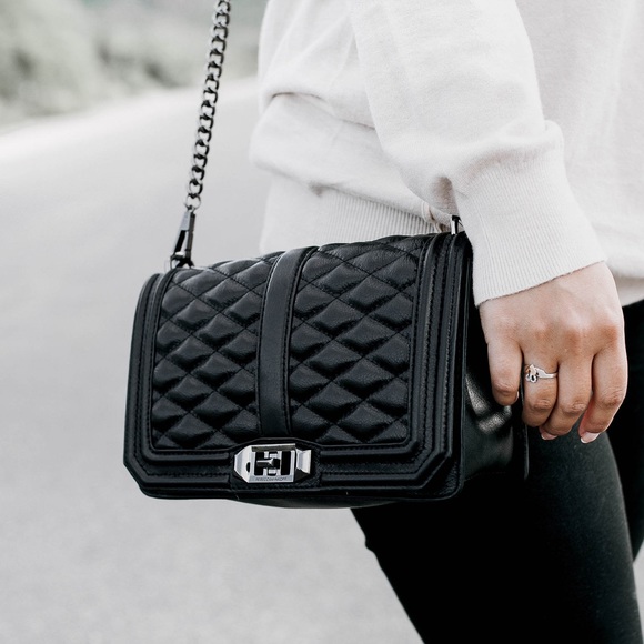 Juleeuh11's tweet photo. So good I had to share! Check out all the items I'm loving on @Poshmarkapp #poshmark #fashion #style #shopmycloset #stila #rebeccaminkoff #burberry: https://t.co/TnrB5wWMdA https://t.co/aPdRjhQysb