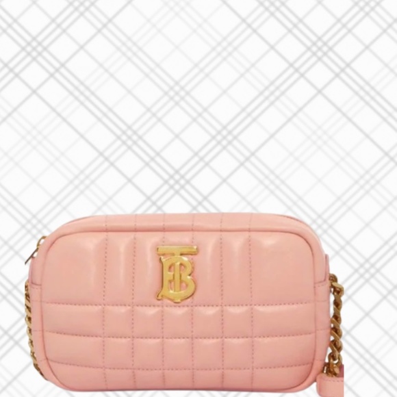 Juleeuh11's tweet photo. So good I had to share! Check out all the items I'm loving on @Poshmarkapp #poshmark #fashion #style #shopmycloset #stila #rebeccaminkoff #burberry: https://t.co/TnrB5wWMdA https://t.co/aPdRjhQysb