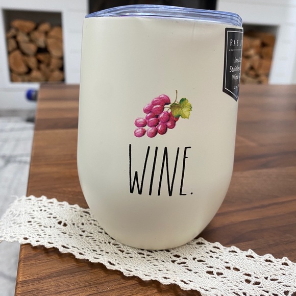 So good I had to share! Check out all the items I'm loving on <a href="/Poshmarkapp/">Poshmark</a> from <a href="/PoutineandPrada/">Sarah</a> #poshmark #fashion #style #shopmycloset #lululemonathletica #lenovo #raedunn: posh.mk/8ERtRuiCfBb