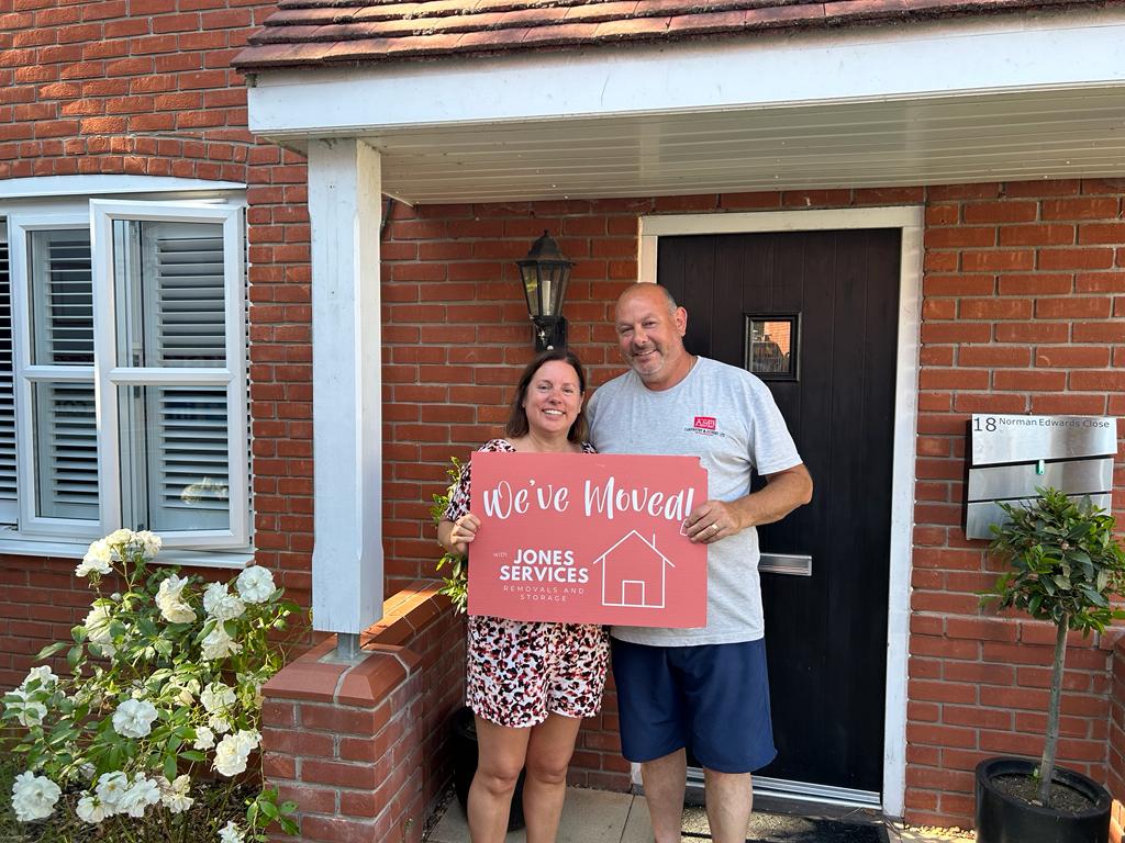 jonesservices's tweet photo. "Kate and Mark are amazing from start to finish Kate kept us updated and the move ran so smoothly in 26 degree heat! I would highly recommend Jones Services they are plus 5 star rating. Thank you to both of you and your great team" https://t.co/jchtTpMztS
