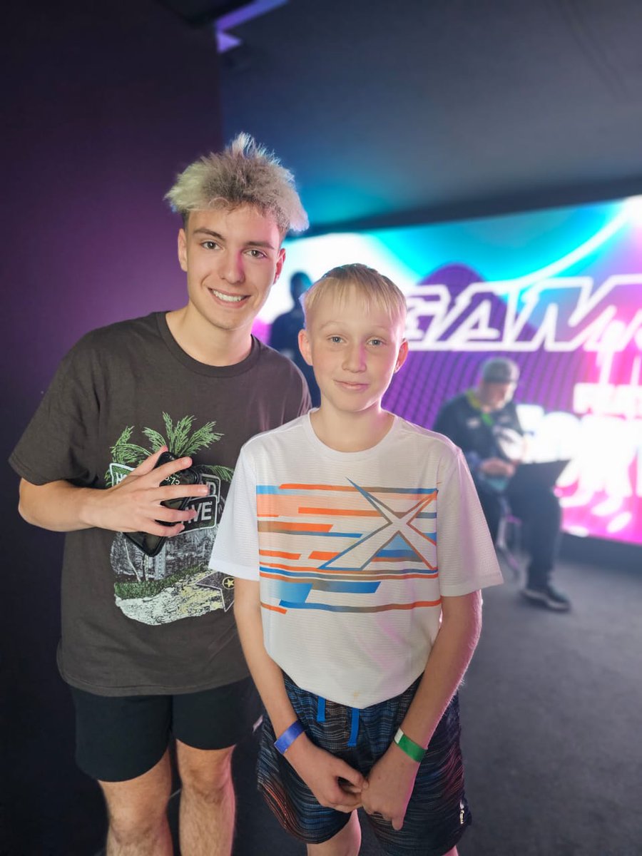 Today i met my hero clix. Best day of my life #gamers8GG