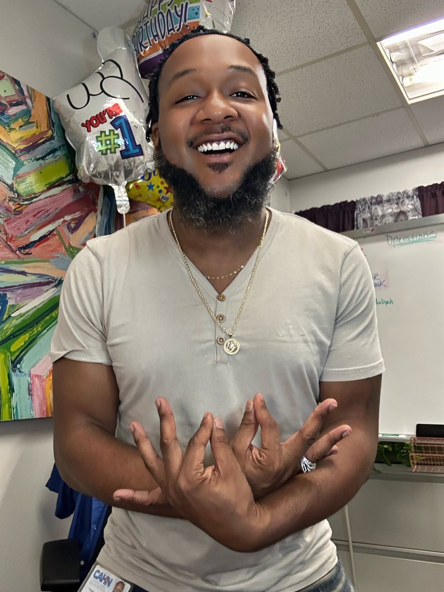 Handsumboiii804's tweet photo. .......#loading #birthdayapproaching 
#2daysaway #07/09

All work is completed.... Hello 4day Birthday Weekend! #legggoo💨💨

Let the Weekend Beginnn🎈😈🎈 https://t.co/L9hMGsVqHq