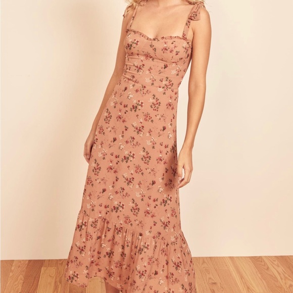 writersmiley's tweet image. So good I had to share! Check out all the items I'm loving on @Poshmarkapp from @One2BeeLuved #poshmark #fashion #style #shopmycloset #champion #reformation #oldnavy: posh.mk/j12VuxnCfBb