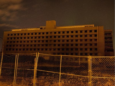 Sloane_Lawless's tweet photo. @ProjectFearYT If you guys go international again, I have just the place. It's right up @ChelseaLaden 's alley. Charles Camsell Hospital, Edmonton Alberta.
 PHOTO BY GREG SOUTHAM /Edmonton Journal https://t.co/8Z8xhpvKUO