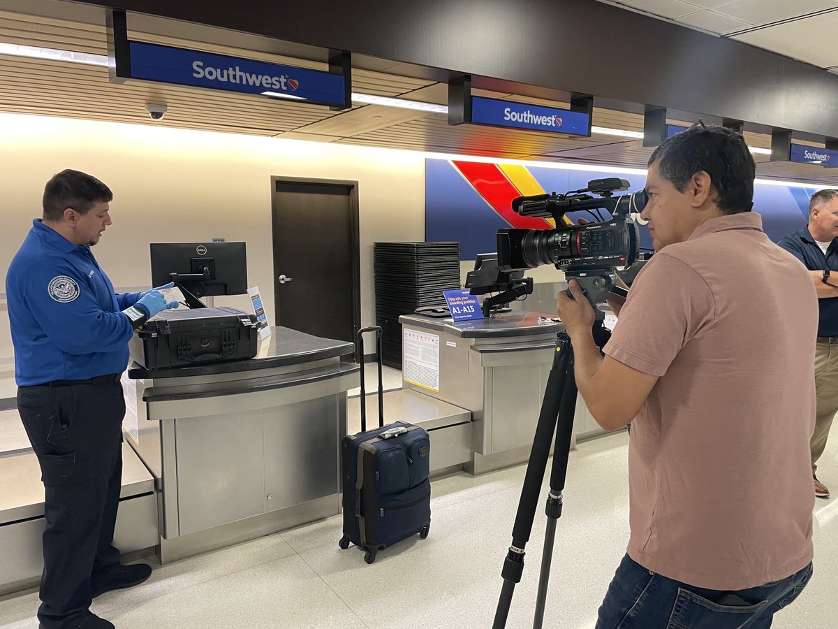 Tsa_SouthWest's tweet photo. Today @PHXSkyHarbor @TelemundoAZ covers travel, prohibited items and summer travel tips. #arriveearly #summer https://t.co/xbwgIcgNl3