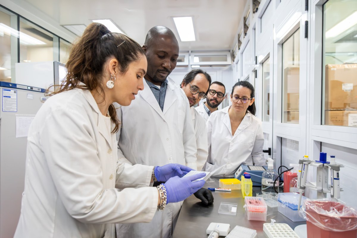 ANLIS_Malbran's tweet photo. La Unidad de Genómica y Bioinformática de la ANLIS Malbrán junto a la @opsargentina llevaron a cabo la capacitación en secuenciación genómica de Vibrio cholerae para caracterizar las cepas circulantes y su evolución en el brote de Haití desde octubre de 2022.

👇Sigue en hilo https://t.co/sGpFrgx4qO