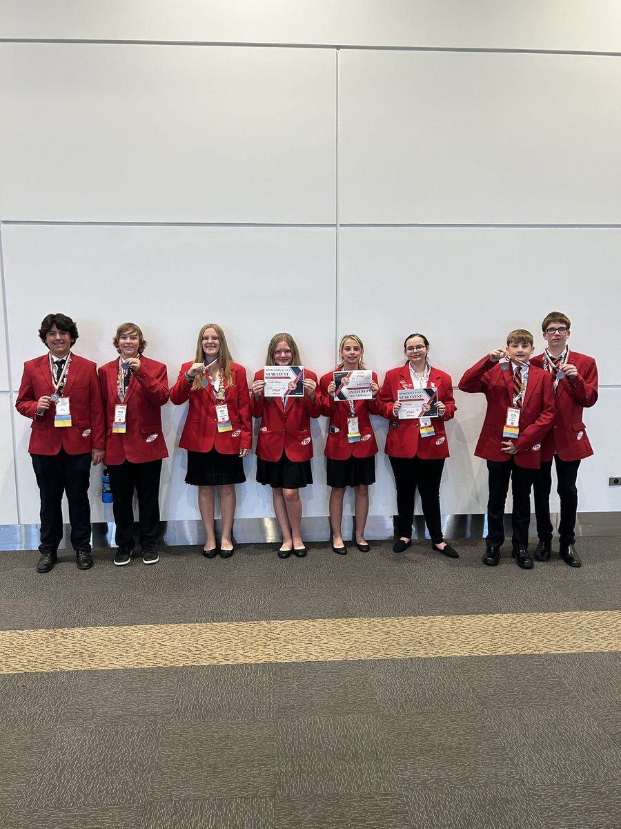 MrCurryFHS's tweet photo. Thursday came STAR Event awards. All the kids did great! Laiken, Zoe, and Natalie received a bronze in Chapter Service, Myles and Jordan a silver in National Programs in Action, and Avery, Albert, and Kellen a silver in Chapter in Review! #FCCLANLC #RedJacketSwag @MNFCCLA https://t.co/BfhJK7RpCm
