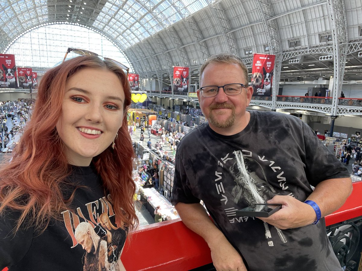 dare_megan's tweet photo. Day one at London film and comic con ❤️ may have gone a bit mad with #MattSmith merch 😂 so many amazing artists and merchandise stores could have spent more money if I could https://t.co/22eYIlG8xl