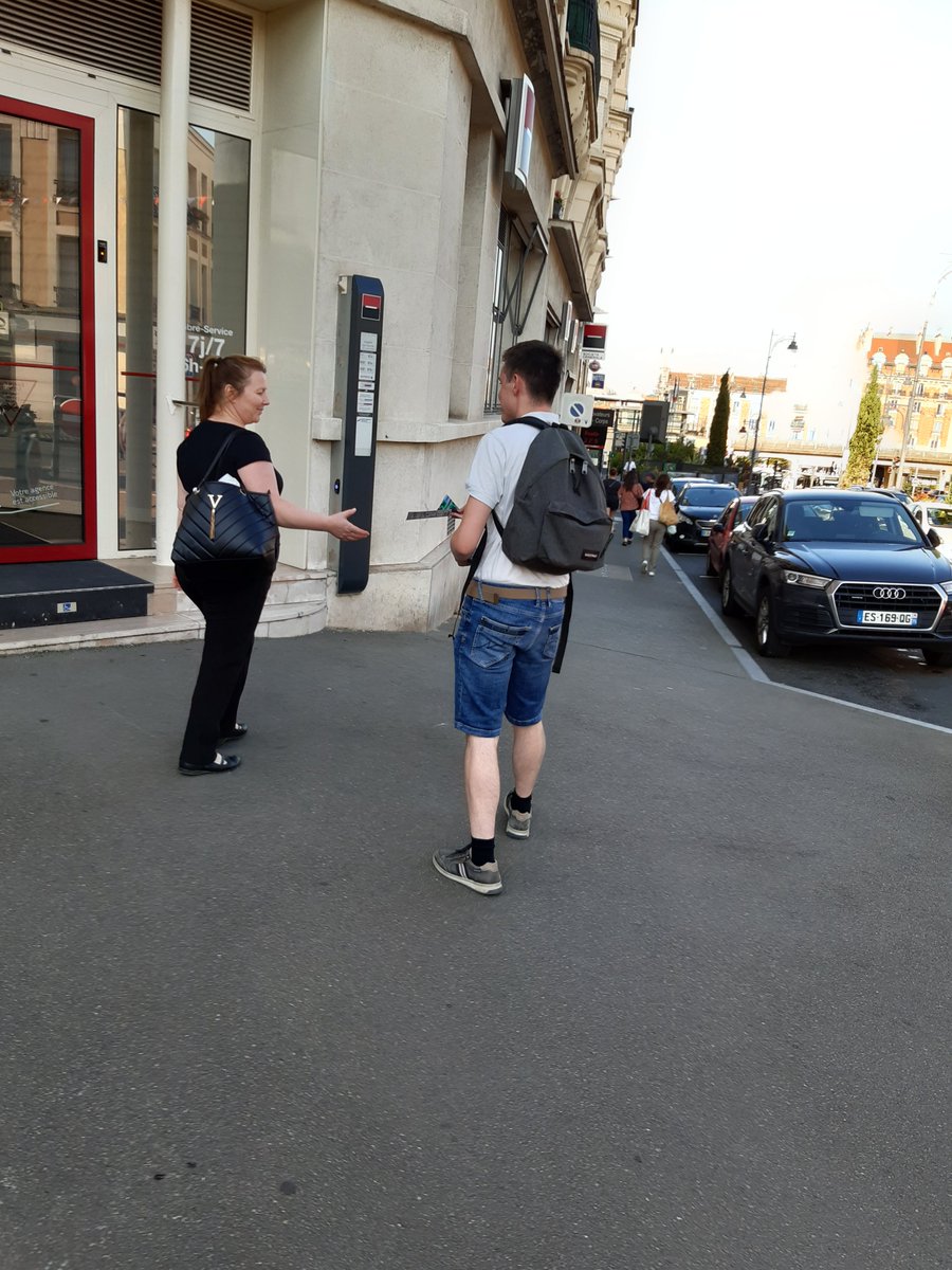 Tractage à Nogent, Val de Marne, avec les très sympathiques jeunes du @RNJ94_off . On ira porter nos idées partout !